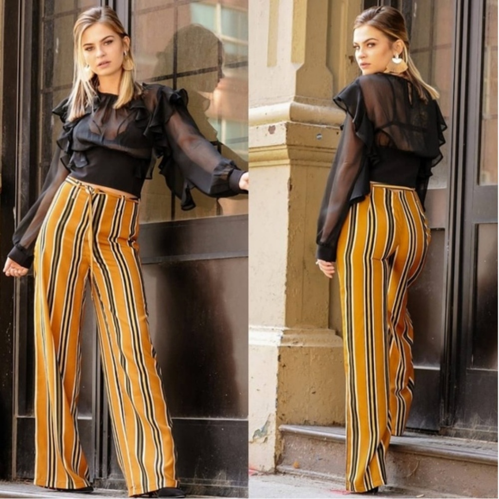 STUNNING Striped Wide Leg Pants!
